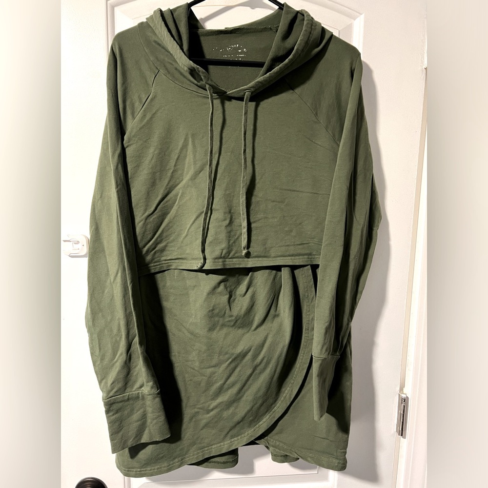 Latched Mama Nursing Shirt XL lightweight hoodie